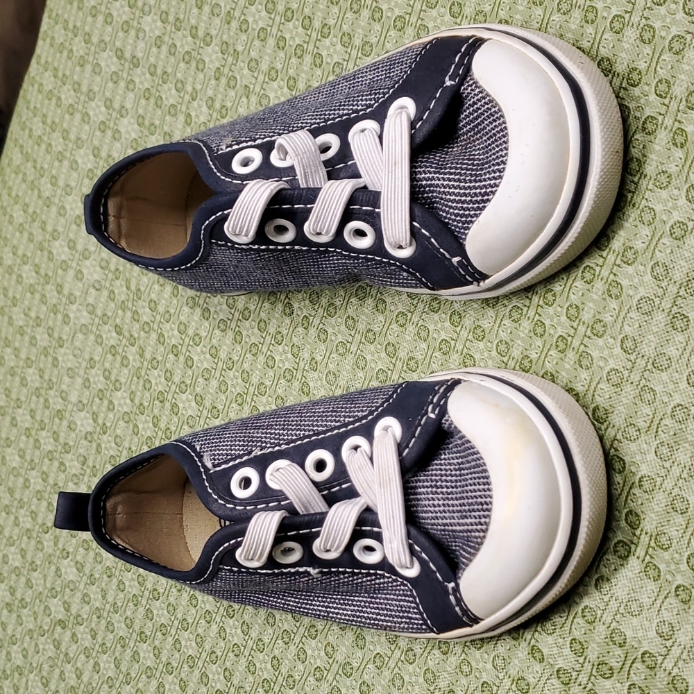 Gymboree sneakers, navy blue, toddler size 9 with elastic laces